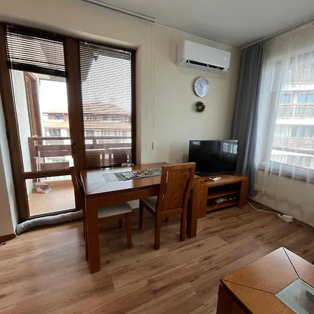 Apartment Zone At Gondola, Warm And Cosy, Wifi, Ac, Netflix, Perfect One Bedroom Appartment, Beautiful View *